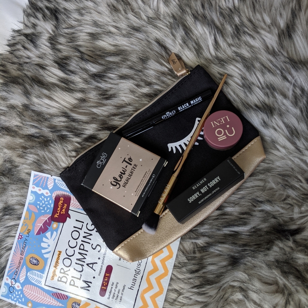 Ipsy bag - Picture 3 of 6